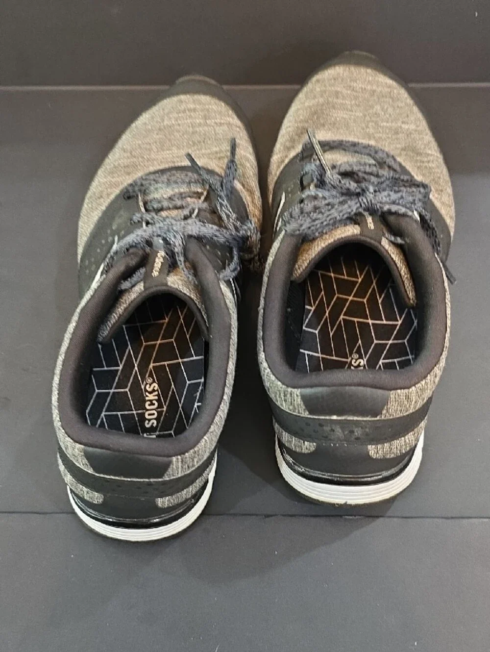 New Balance 577 V4 Grey and Black Women's Running Sneakers Size 9.5 D Wide